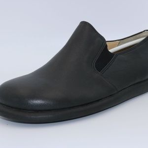 on your feet by chinese laundry